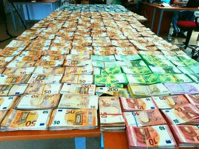 Обявиха кое е най-голямото количество валута, задържано на „Капитан Андреево“ (ВИДЕО)