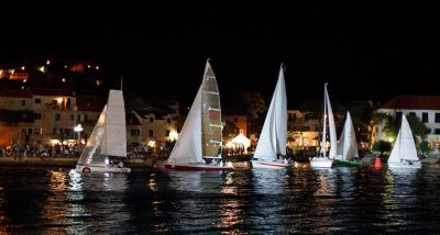Довечера във Варна: Ветроходно плаване по пълнолуние
