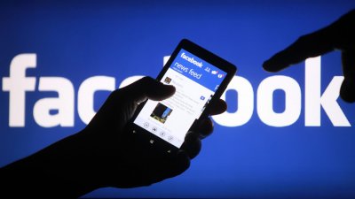 Скандал! Фейсбук е записвал разговори на потребителите си
