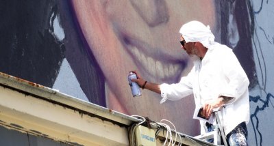 Култов графити артист изрисува локомотив на БДЖ