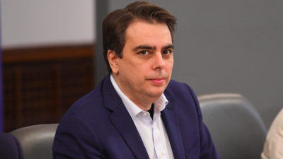 Асен Василев предвижда дефицитът да остане 4,1 процента