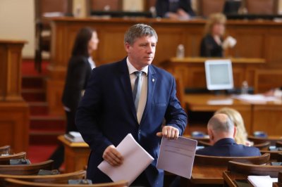 Възраждане сезира главния прокурор Иван Гешев във връзка с договора за доставка