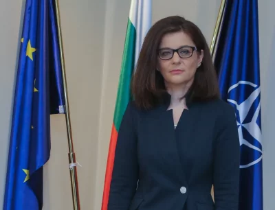 Министърът на външните работи на България Теодора Генчовска се е