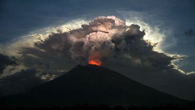 Във филипинската провинция Сорсоган изригна вулканът Болесан който в продължение