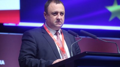 Иван Иванов размаха местните избори срещу кмета на Садово