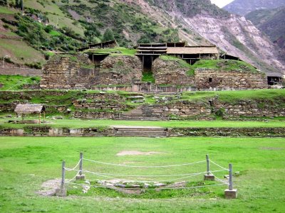 Откриха коридори в перуански храм на 3000 години