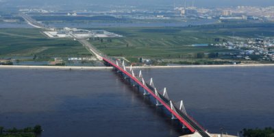 Русия днес официално откри първия си пътен мост през река