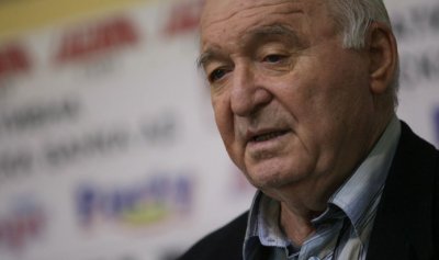 Легендарният голмайстор Петър Жеков захапа здраво националите след резила 2