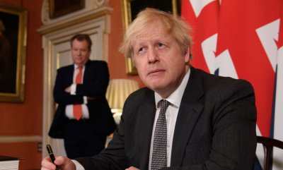 Британският премиер Борис Джонсън оцеля днес при вот на доверие