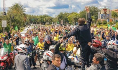 Бразилският президент Жаир Болсонаро премина вчера през американския град Орландо