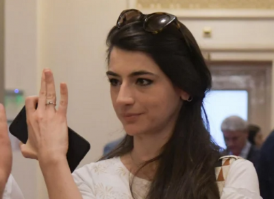 Говорителката на кабинета Лена Бориславова видимо подразнена от слуховете че