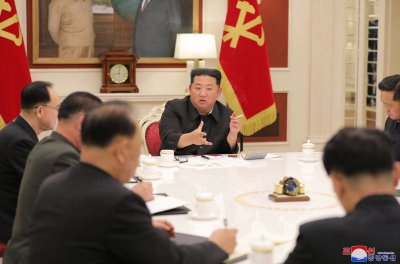 Ким Чен-ун затяга партийната дисциплина в КНДР