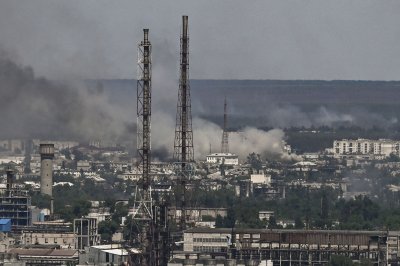 Невъзможно е да се евакуират цивилните от завода "Азот"