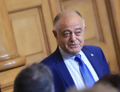 Историята със Северна Македония е абослютно алиби и се опитва