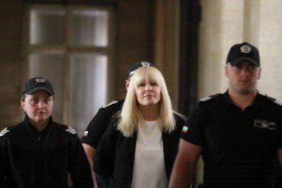 Елена Удря е екстрадирана обратно в Румъния след 2 месеца