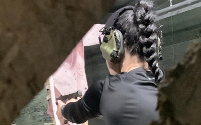 Бившата манекенка Цеци Красимирова хвана пищака Мъжемелачката пусна фотосесия от