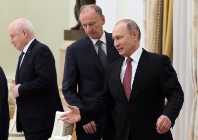 Един от най близките съюзници на руския президент Владимир Путин предупреди