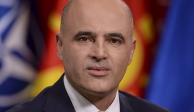 Българският премиер Кирил Петков призова днес македонския си колега Димитър