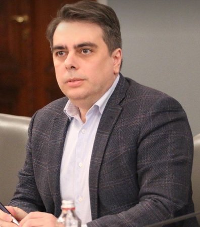 Асен Василев, министър на финансите, към ГЕРБ в залата на парламента