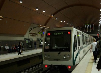 Ползването на метрото да е по скъпо от возенето на наземен