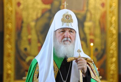 Божи знак: Руският патриарх се сгромоляса по време на литургия (ВИДЕО+СНИМКИ)