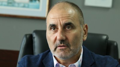 С обявеното решение от българския премиер да се изгонят 70