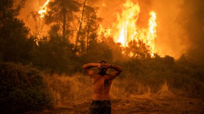 Гърция отново се бори с горски пожари
