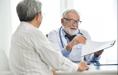 Лекарите у нас възрастни лекуват ни и пенсионери Над 55