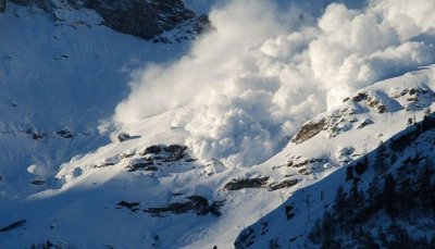Спасителните екипи в италианските Алпи съобщиха във вторник че са