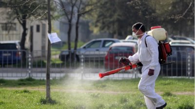 Пръскат срещу комари и кърлежи всички паркове в София