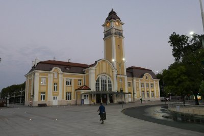 Централната железопътна гара в Бургас е била евакуирана след съобщение за бомба За