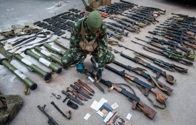 НАТО и ЕС се опасяват от контрабанда на оръжие от Украйна