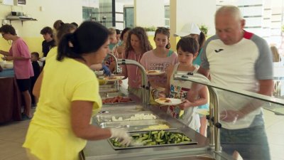 Хотелиери по Черноморието които настаниха украински бежанци и през лятото