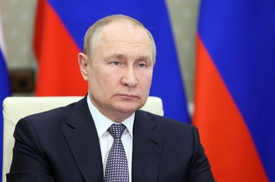 Президентът на Русия Владимир Путин подписа закон приравняващ към държавна измяна