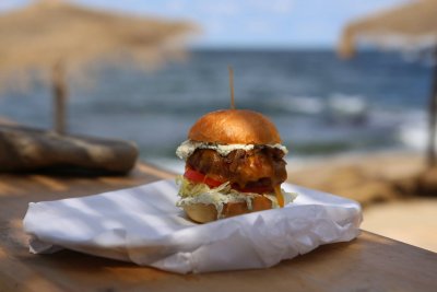 На този остров бургер в крайбрежен ресторант струва 30 евро