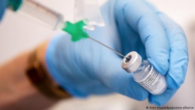 Само 22 000 българи са с втори бустерни ваксини  