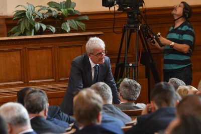 Аталай: Има доклад за корупция при спирането на договора с „Газпром“