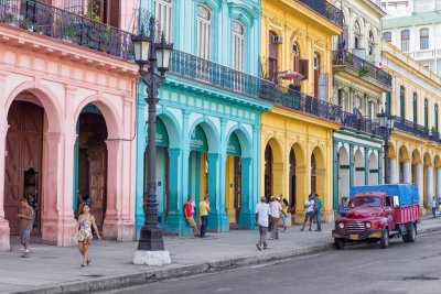 Кубинският парламент одобри в петък промяна на законодателство касаещо кубинските