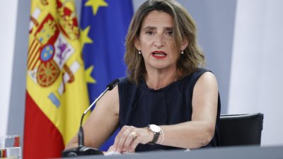 Испанското правителство одобри налагането на спешни мерки за икономии на