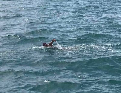Александър Попов преплува Ламанша за 14 часа без почивка 