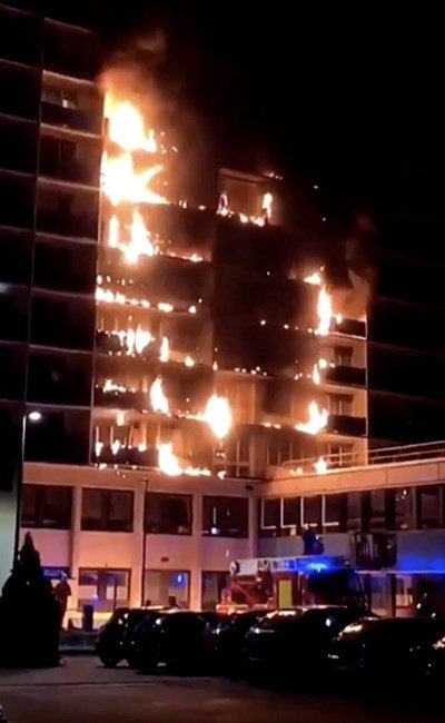 Огън в болница в Париж, жена загина