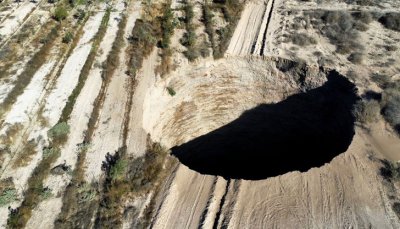 Мистериозната дупка която се появи в Чили е удвоила размера