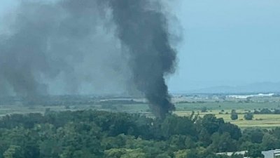 Огнеборци гасиха пожар близо до МБАЛ "Пловдив"