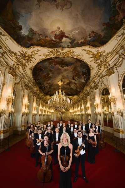 На 8 август от 20 30 ч световноизвестният оркестър на двореца
