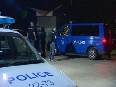 Полицаи нахлуха в жилището на Цветомир в Царево, откриха много дрога