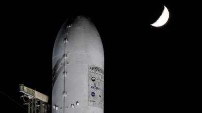 В петък Южна Корея изстреля първия си лунен орбитален апарат и планира