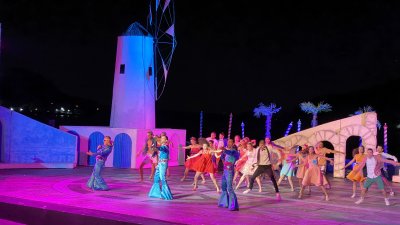 Мюзикълът на Софийска опера и балет Mamma Mia за пето