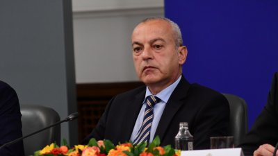 Служебният министър председател Гълъб Донев разпредели между четиримата служебни вицепремиери функциите