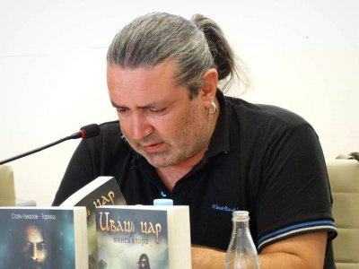 Писателят Стоян Николов Торлака е починал съобщават негови близки Тоа