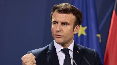 Френският президент Еманюел Макрон подписа в събота протоколите за присъединяване